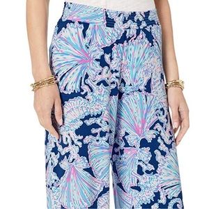 Lily Pulitzer Lorena pants. Excellent condition Deep Navy Shells Bells print